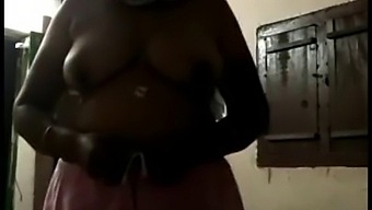 A Married Woman From Bihar Captures Nude Pictures On Her Phone