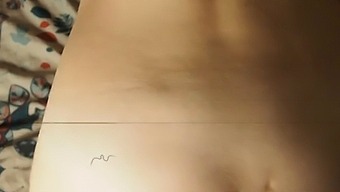 Coppia Amatoriale Gode Di Una Sborrata Anale In Un Video Hd