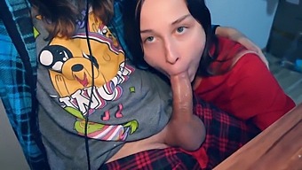 Stepsister Enjoys Oral Sex In Video Game Scenario