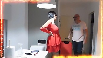 Una Donna Incinta Viene Brutalmente Maltrattata Per Riparo E Sostentamento